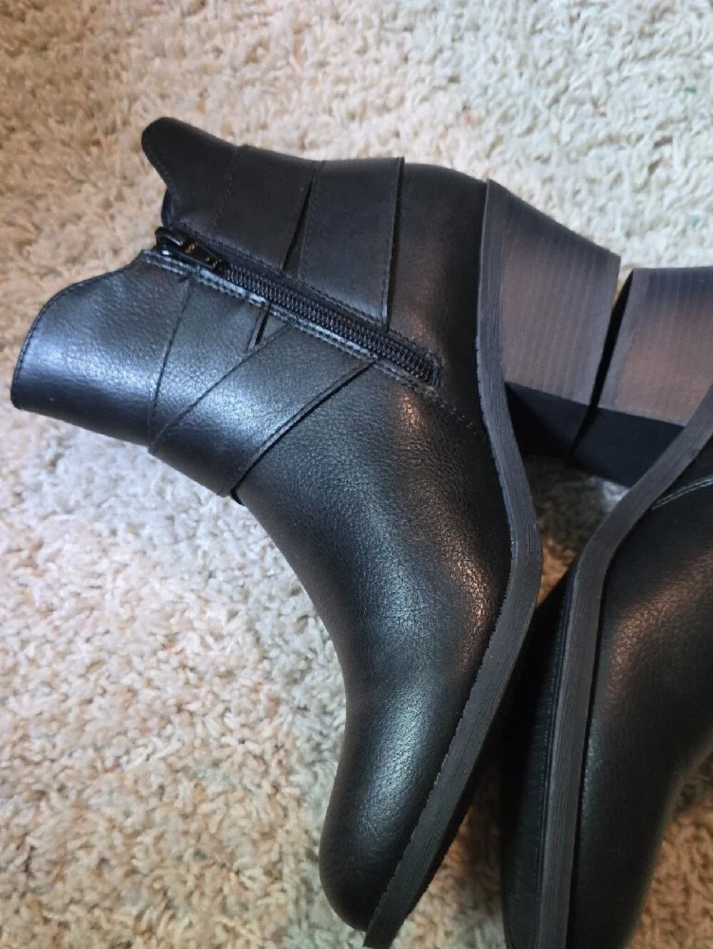 FRYE AND CO. Black Faux Leather Buckle Strap Ankle Booties Size 7.5